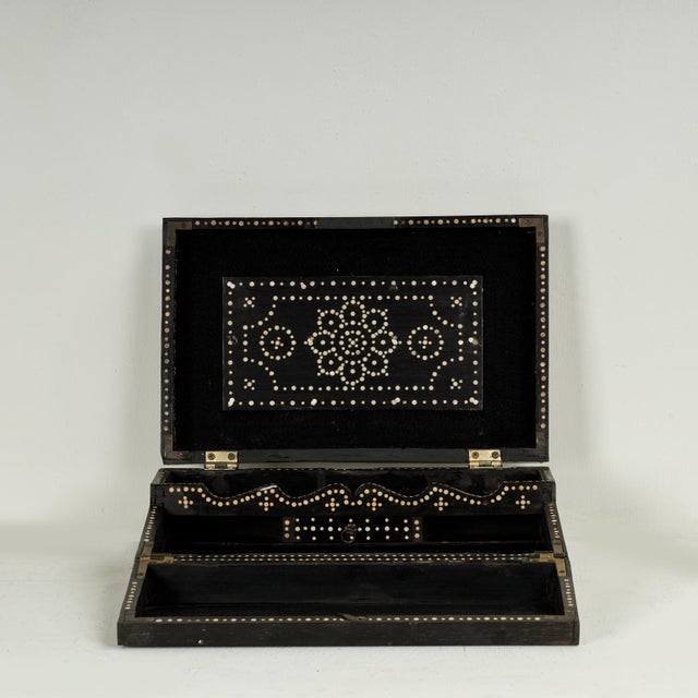 Bone Antique Anglo Indian Quill Box For Sale - Image 7 of 11