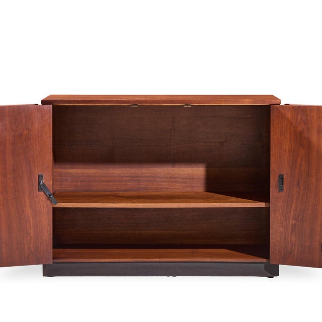 Milo Baughman for Directional Mid Century Walnut Bar Console Credenza For Sale In Chicago - Image 6 of 8