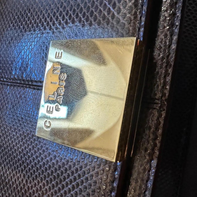 1990s Elegant High Quality Brown Leather and Brass Shoulder Bag by Celine Paris For Sale - Image 10 of 17