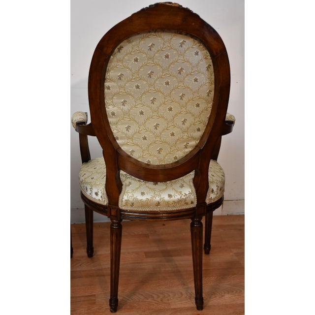 1930s French Louis XV Carved Walnut Set of 6 Dining Room Chairs / 2 Arm & 4 Side For Sale - Image 9 of 18