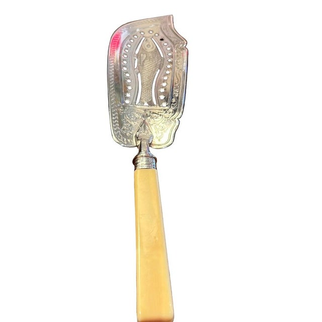 19th Century Silver Plate Bone Handle Fish Server For Sale - Image 4 of 5