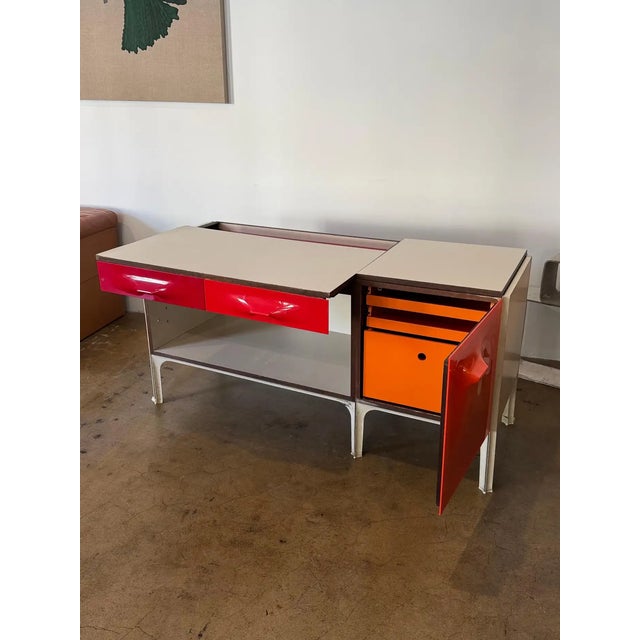 Doubinsky Freres Raymond Loewy Df 2000 Sliding Top Desk, 1960s For Sale - Image 4 of 9