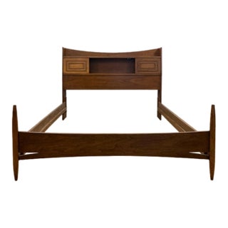Vintage Bed Frame Broyhill Sculptra Style MCM Full Size Head Footboard Walnut Color For Sale