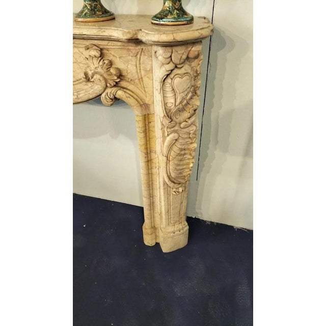 Baroque Fireplace in Cream Valencia Marble, Venice, Italy, 19th Century For Sale - Image 3 of 7