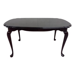 Vintage Pennsylvania House Queen Anne Style Cherry Wood Extension Dining Table For Sale