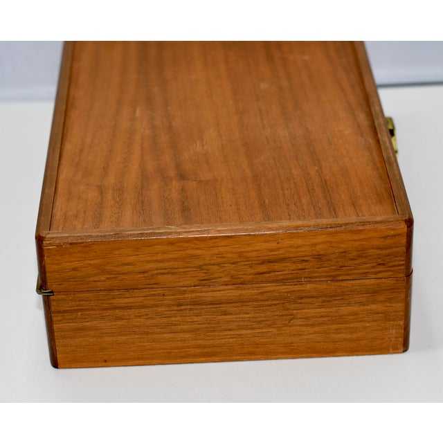 Mid-Century Modern Anri Space Age Chess Set by Elliott Walnut Maple 1950 Italy, No Board For Sale - Image 3 of 13