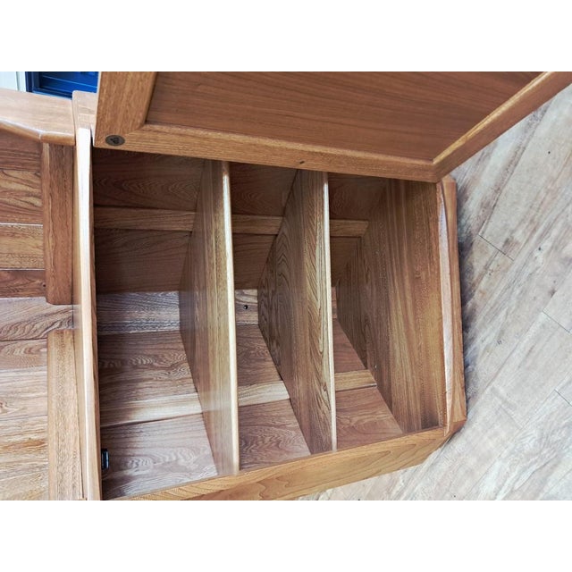 Mid-Century Modern Windsor Corner Cupboard in Elm by Lucian Ercolani for Ercol, 1980s For Sale - Image 11 of 18