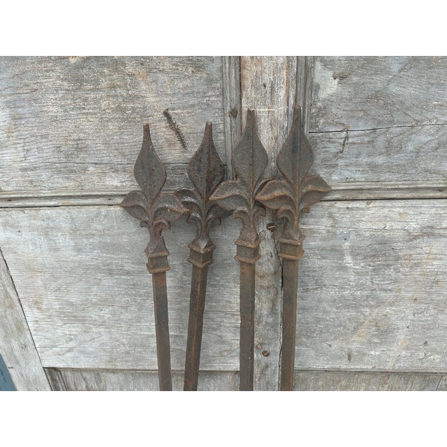 Late 19th Century Late 19th Century Victorian Fleur-De-Lis Topped Fence Posts - Set of 4 For Sale - Image 5 of 6