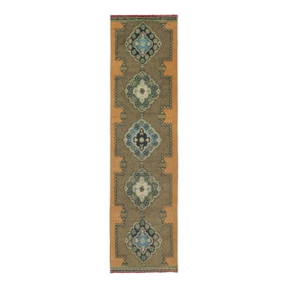 Vintage Turkish Runner With Bold Floral Medallion Design - Rug & Kilim For Sale