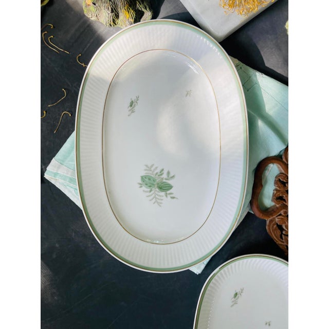 Early 19th Century Danish Oval Serving Plates by Thorkild Olsen Royal Copenhagen Porcelain in Green Melodi - a Pair For Sale - Image 10 of 10