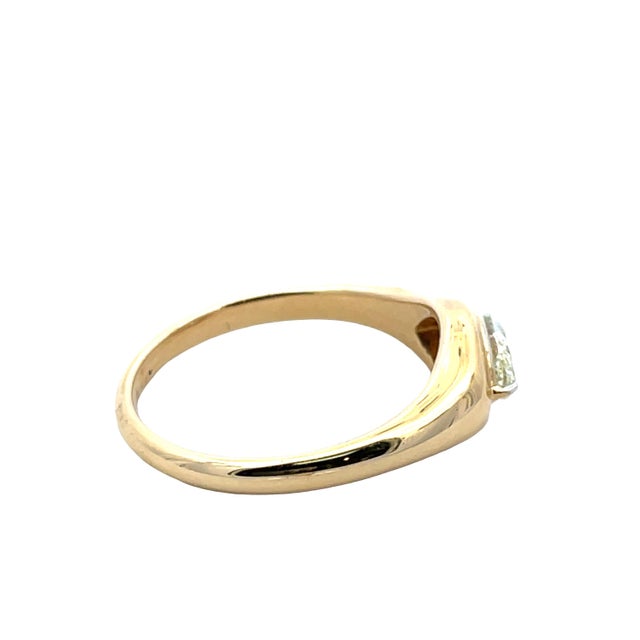 18k Yellow Gold 0.58 Carat Weight Marquise East to West Diamond Ring, Size 6.5 For Sale - Image 4 of 6