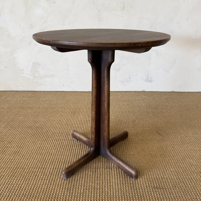 Leslie Oak Accent Table in Vintage Brown Finish 23.5″ D x 27.5″ H Finish: Vintage Brown Wood Species: Oak The Leslie...