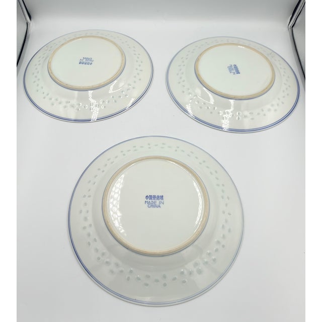 Vintage Jingdezhen Rice Grain Dinner Plates 10" Set of 3 Chrysanthemum Porcelain For Sale - Image 4 of 7
