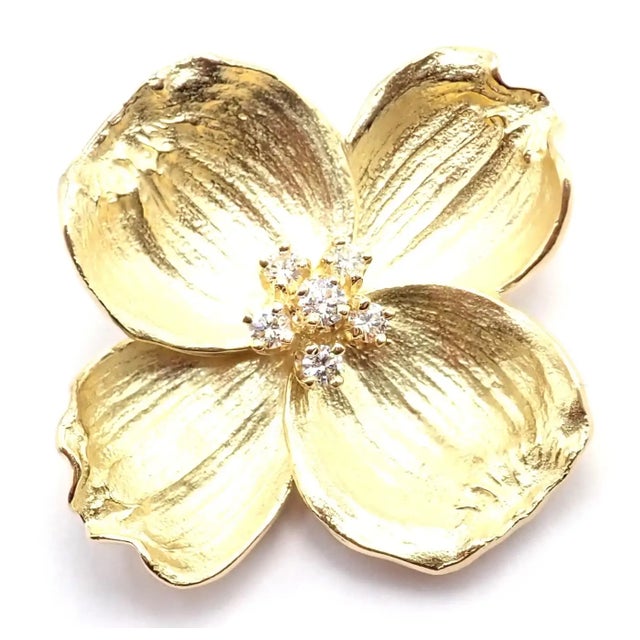 Contemporary 1980s Tiffany & Co. Dogwood Yellow Gold Diamond Pin Brooch Pendant For Sale - Image 3 of 10