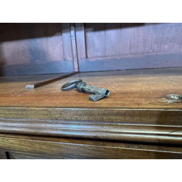 Louis XVI Roll-Top Desk in Mahogany and Walnut with Cloverleaf Locks For Sale - Image 6 of 18
