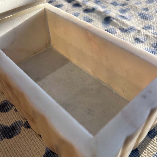 1970s Vintage White Marble Decorative Box For Sale - Image 5 of 10