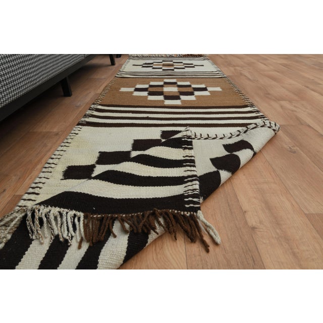 1970s 1970s Vintage Turkish Oushak Handmade Wool Cotton Beige Runner Rug For Sale - Image 5 of 11