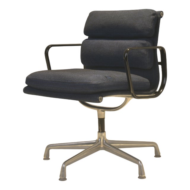 EA 208 Softpad Aluchair by Charles and Ray Eames for Herman Miller, 1970s For Sale