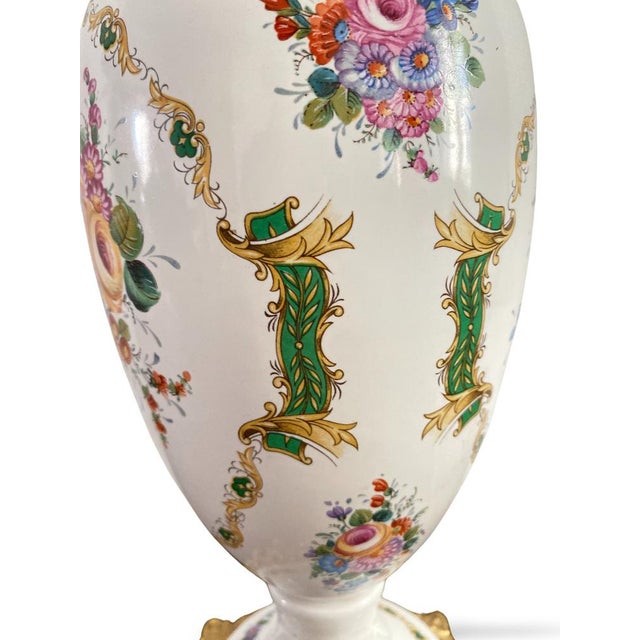 English Porcelain and Brass Lamp, 1950s For Sale - Image 4 of 15