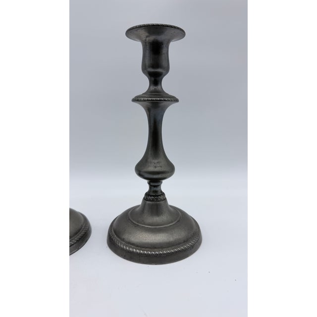 Antique Pair of American Pewter Candlesticks With Push Up Rods, Circa 1820s–1830s For Sale - Image 6 of 14