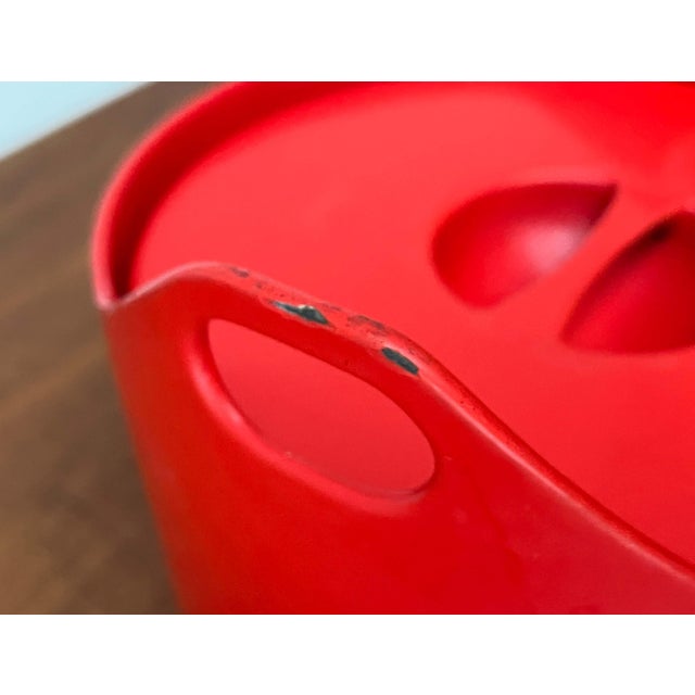 Mid-Century Modern Red Enamel Cast Iron Pot with Teak Handle by Timo Sarpaneva for Rosenlew of Finland, 1960s For Sale - Image 12 of 18