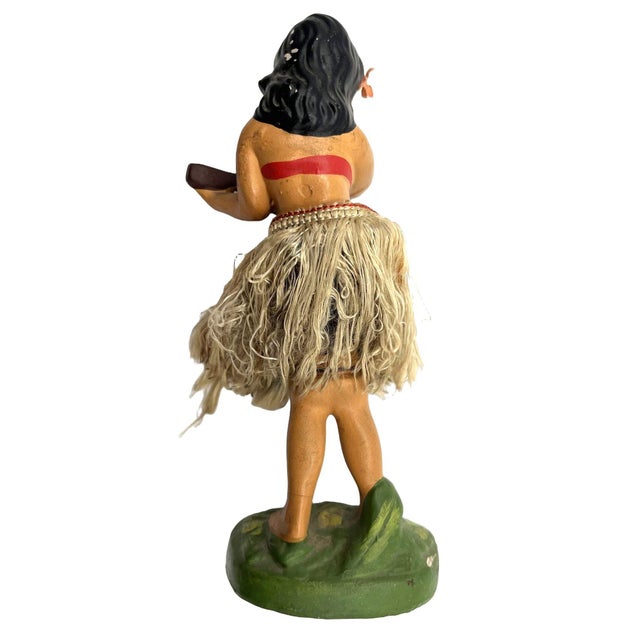 1950s Mid 20th Century Ceramic "Aloha" Hawaiian Dancing Hula Girl Bobble Doll For Sale - Image 5 of 9