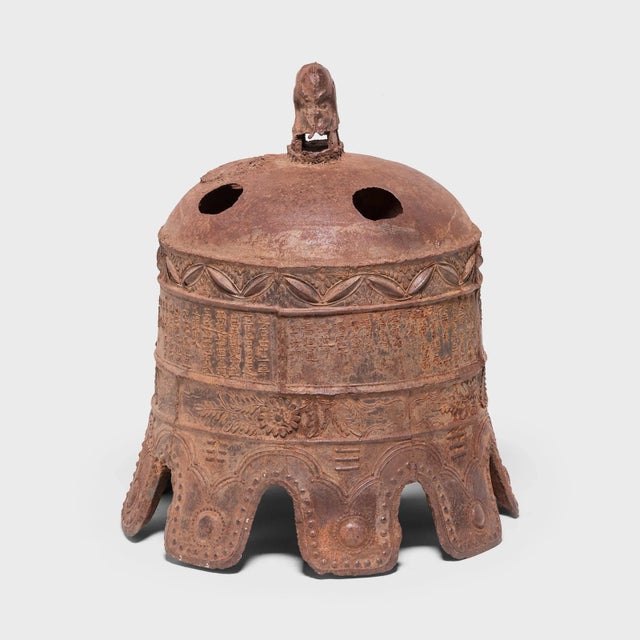17th Century Grand Wanli Iron Bell For Sale - Image 4 of 7