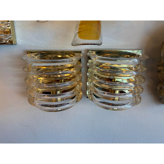 Metal Vintage Pair Art Deco Wall Light Sconces Lucite Ribbon & Brass For Sale - Image 7 of 12