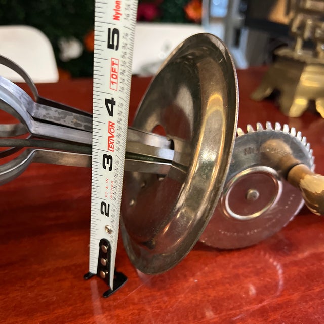 Up for consideration is a beautiful vintage Milwaukee hand held metal whisk. This would look lovely in your home and it is...