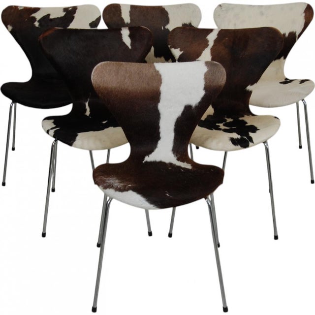 Seven Chairs in Cow Hide by Arne Jacobsen, 2000s, Set of 6 For Sale - Image 3 of 15