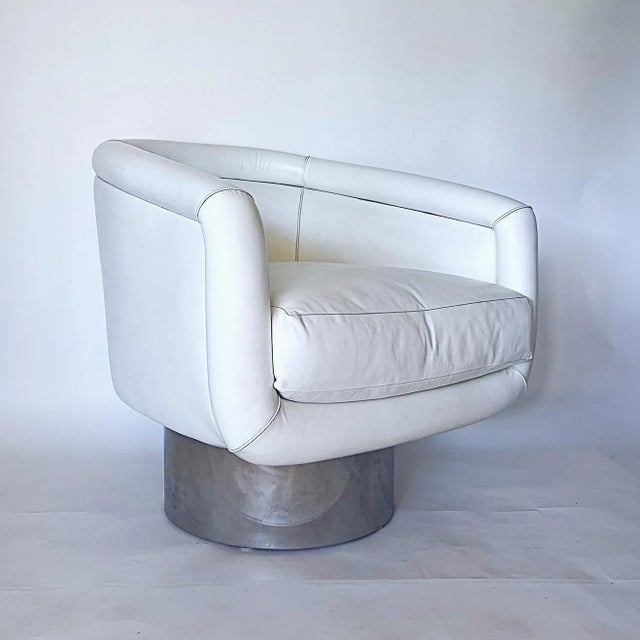 1970s White Leather & Chrome Swivel Chair Attributed to Milo Baughman For Sale - Image 5 of 8