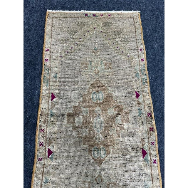 Turkish Yastik Rug 1'5" x 3'1" For Sale - Image 4 of 5