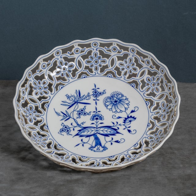 Blue Onion Ronde Plate from Meissen Porcelain For Sale - Image 9 of 9