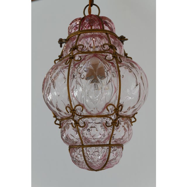 Mid-Century Modern Italian Caged Pink Murano Glass Pendant from Seguso, 1950s For Sale - Image 3 of 17