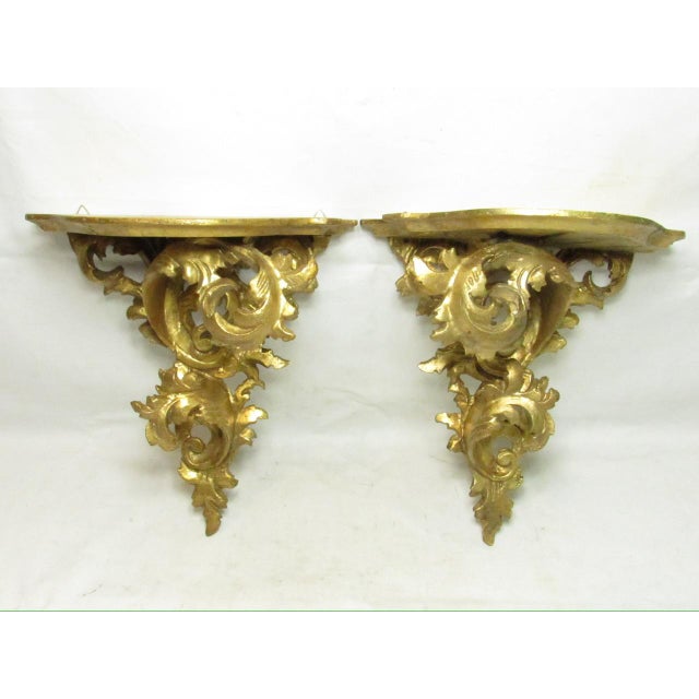 Italian Pair of Italian Florentine Giltwood Wall Brackets For Sale - Image 3 of 18