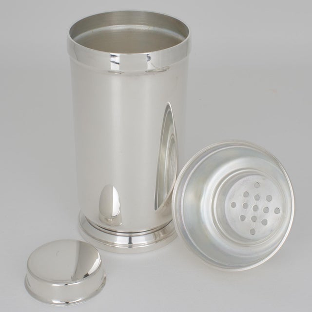 Guido Galbiati, Italy, Modernist Silver Plate Cocktail Shaker For Sale - Image 4 of 12