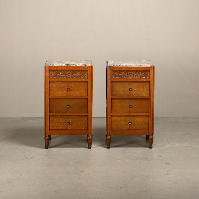 French Art Deco Nightstands in Oak and Marble, 1930s, Set of 2 For Sale - Image 3 of 18