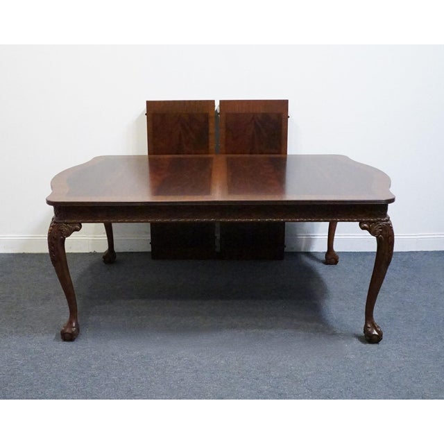 Universal Furniture Banded Bookmatched Mahogany Traditional Chippendale Style 110" Dining Table 0225-657 For Sale - Image 9 of 11