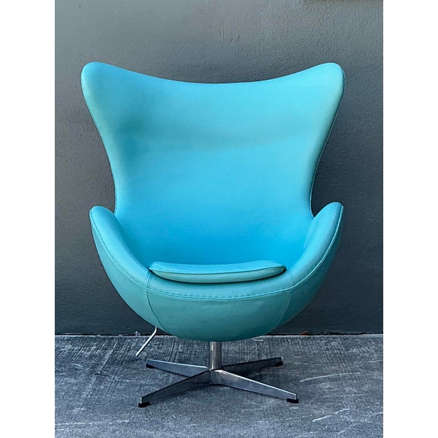 Elevate your interior with this iconic Egg chair, a timeless silhouette designed after the 1958 masterpiece by Arne...