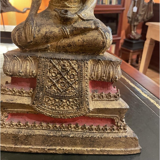 Superb seated bronze Buddha from the Kingdom of Siam, 19th century. A very beautiful Buddha that has retained its superb...