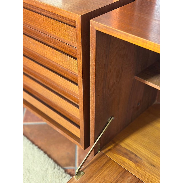 Vintage 3-Bay Double-Sided Bookcase, Italy, 1960s For Sale - Image 13 of 18