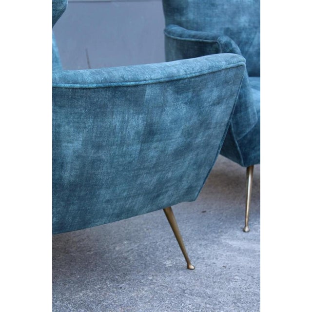Set of Italian Armchairs in Blue Velvet with Brass Feet in the style of Gio Ponti, 1950s For Sale - Image 16 of 18