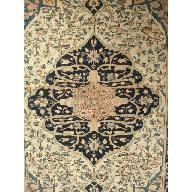 19th Century Persian Farahan Sarouk Area Rug, Handwoven Medallion Pattern, Ivory & Navy, 4’ X 5’ For Sale In Chicago - Image 6 of 12