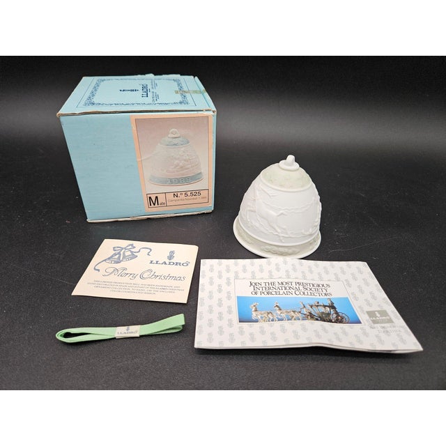 Vtg 1988 Lladro Annual Christmas Porcelain Ornament Bell in Original Box 5.525