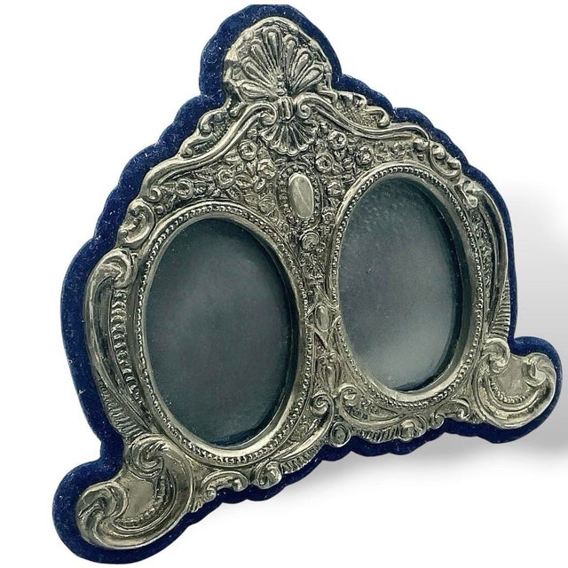 Early 20th Century Antique Ts LTD Silver Double Oval Easle Photo Frame Front Stamps Lion Passant For Sale - Image 5 of 11