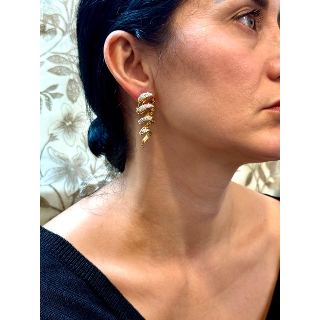 2 Carat Diamond VS Quality Long Earrings Women , 18 Karat Yellow Gold 18.9 Grams For Sale - Image 12 of 18