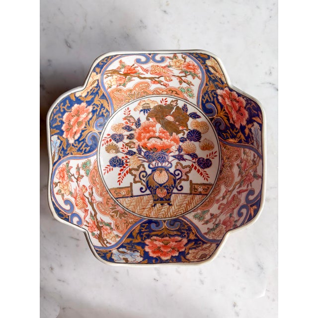 Japanese Antique Japanese Imari Porcelain Bowl | Meiji Period | Lobed Form | Flower Basket & Phoenix Panels For Sale - Image 3 of 8