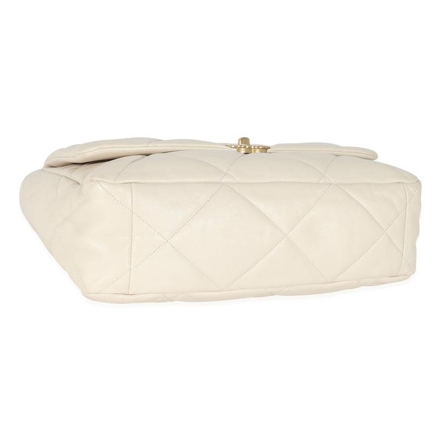 Ivory Shiny Quilted Lambskin Maxi Chanel 19 Flap Bag For Sale In New York - Image 6 of 8