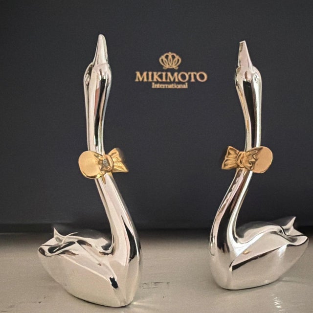 Modern New Pair of Mikimoto Silver-Plated Swans with Gold Bows - Wedding Place Cards For Sale - Image 3 of 4