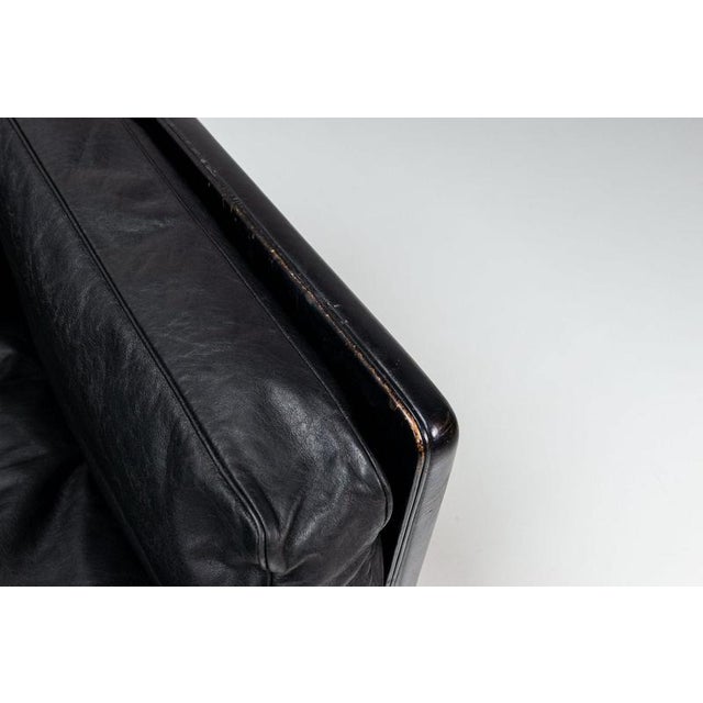 Model V11 Sofa in Black Leather by Illum Wikkelsø for Holger Christiansen, Denmark, 1960s For Sale - Image 15 of 18